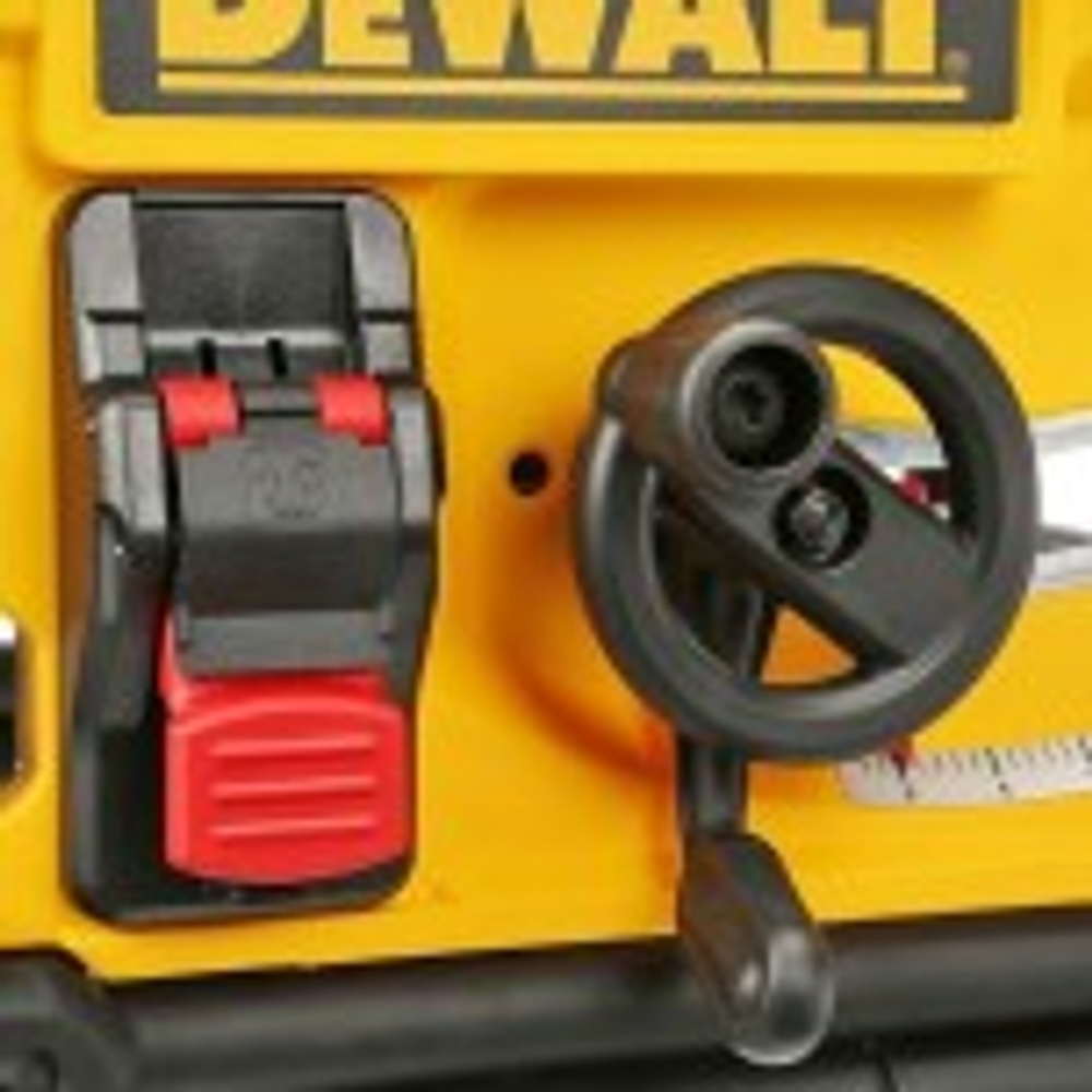 Станок циркулярный DeWALT DWE 7492 DWE7492-QS