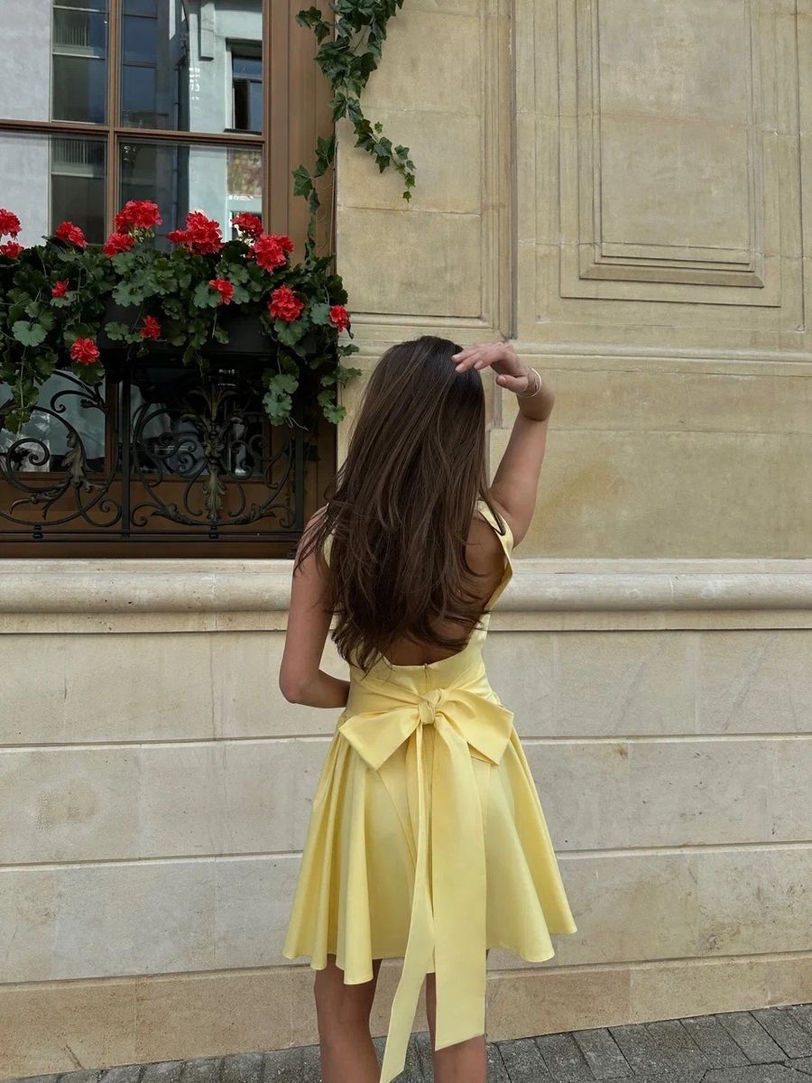 Платье из хлопка с завязкой мини лимонное