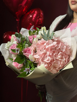 Сборный букет «Розовый рассвет»