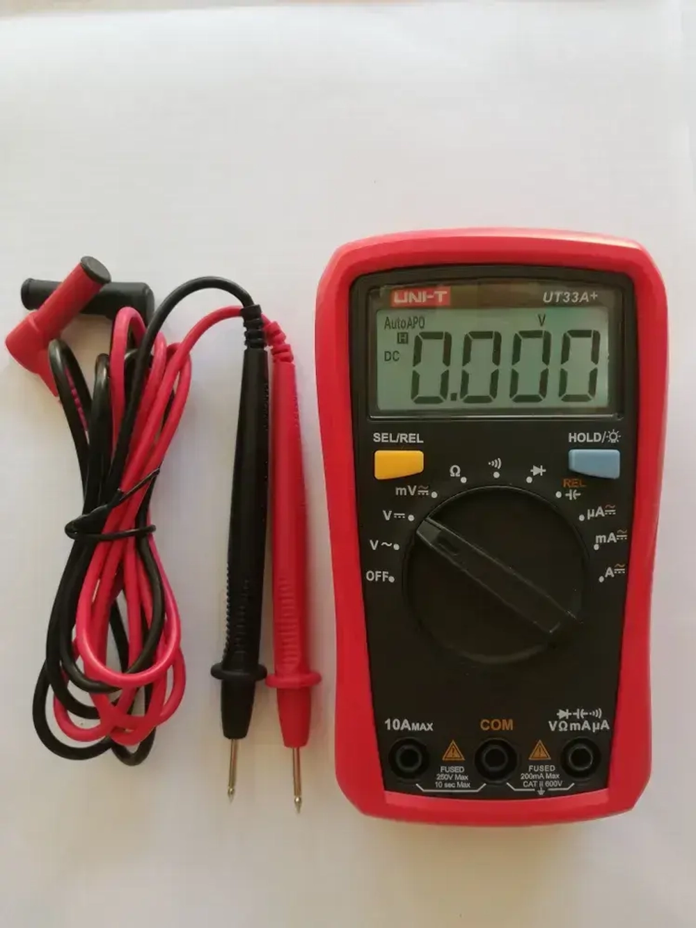 UT33A+ UNI-T, Цифровой мультиметр-автомат с автоматическими диапазонами измерения сопротивления, напряжения, тока, ёмкости конденсаторов, звуковая прозвонка цепи.