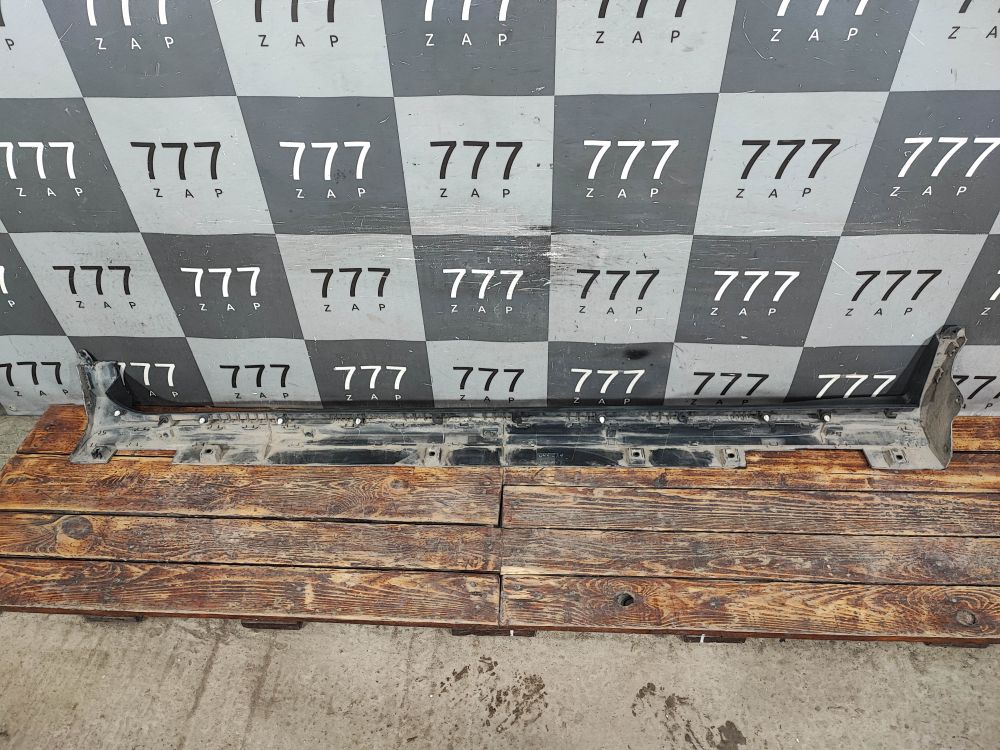 Накладка порога правого Geely Coolray 19-нв Б/У Оригинал 6073055800