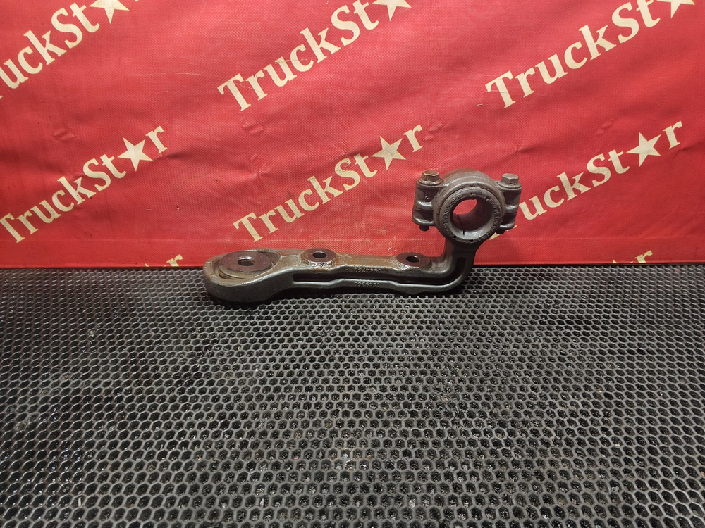 Кронштейн переднего стабилизатора 2020г