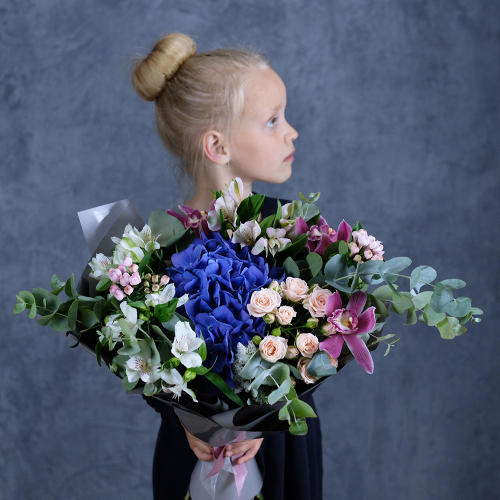 Купить Букет с гортензией "Капель"