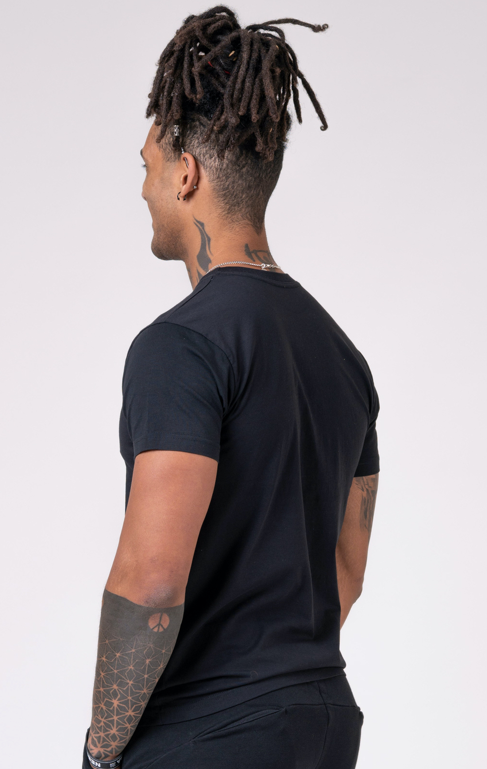 Мужская футболка Nebbia Men`s T-Shirt 593 Black