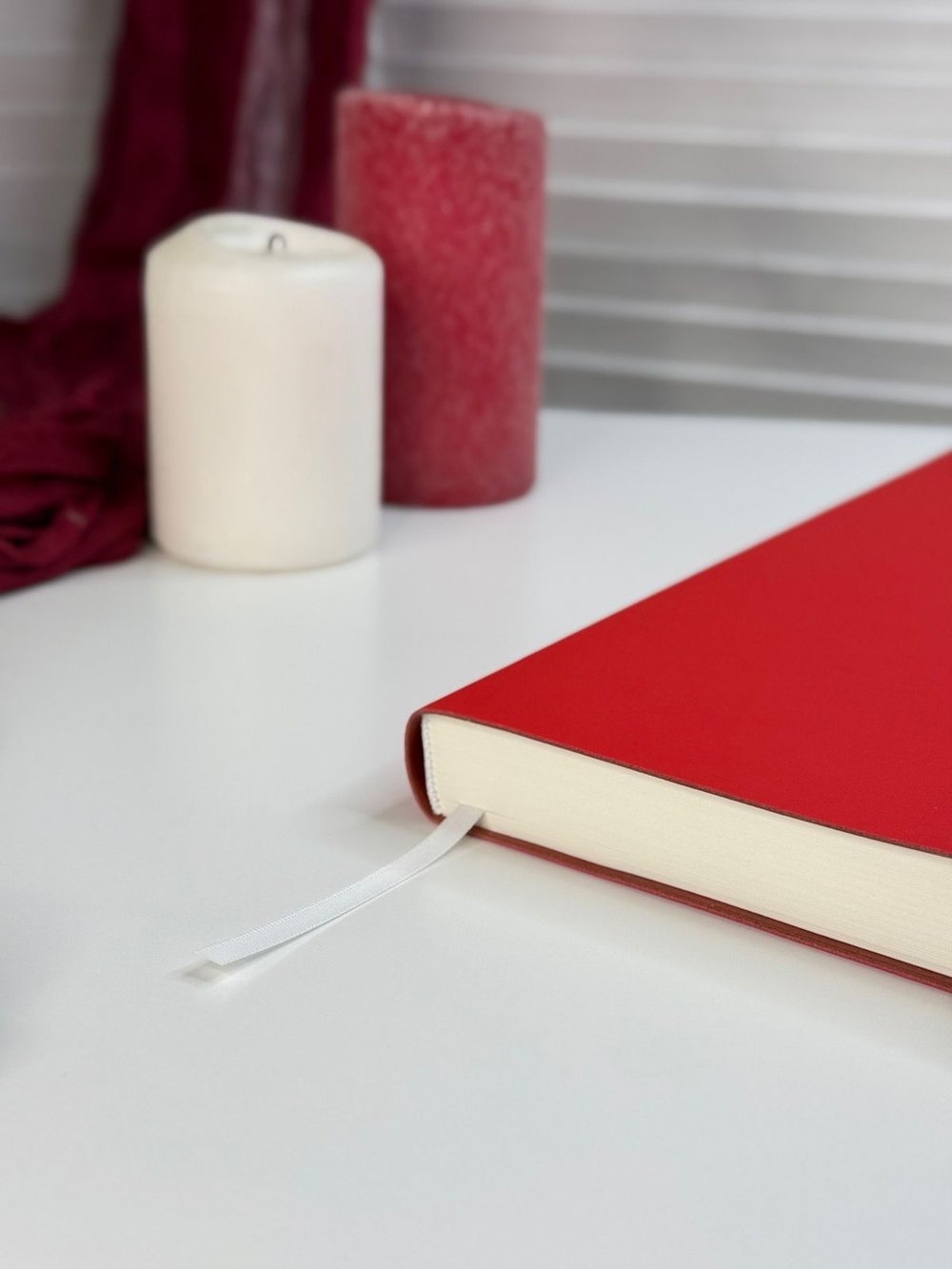 Блокнот А4 200л. (400страниц) без разлиновки Красный (К44-875A)