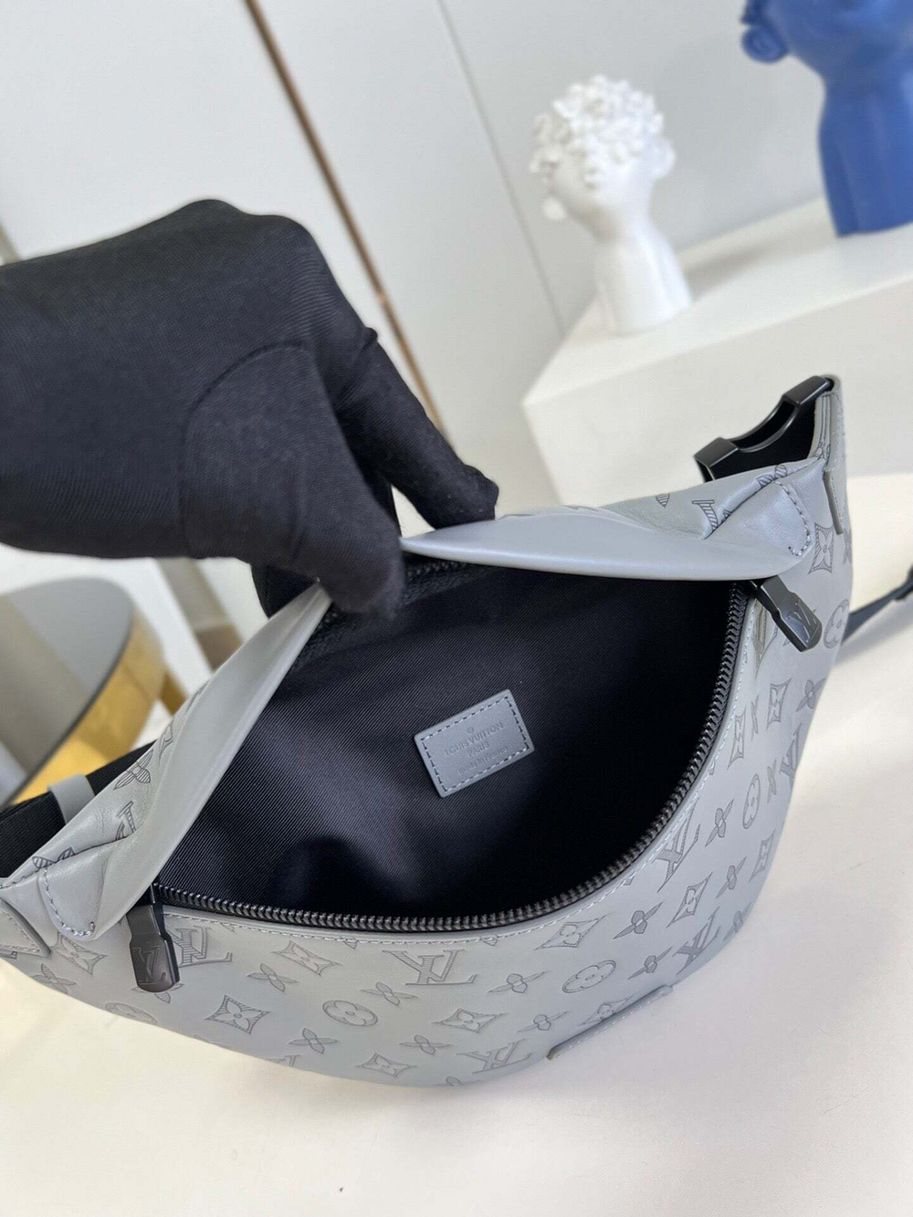 Louis Vuitton Discovery Bumbag