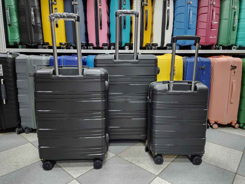 Чемодан Большой (L) полипропилен "Mironpan" съёмные колёса