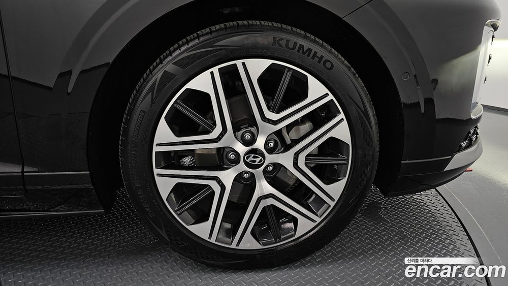 Hyundai Grandeur (Azera) (GN7) 2.5 Бензин 2WD (01.2023)