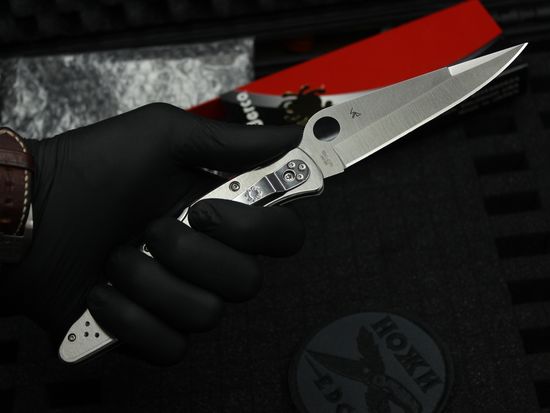 Складной нож Spyderco Police C07P c клинком из стали VG-10, рукоять Stainless Steel