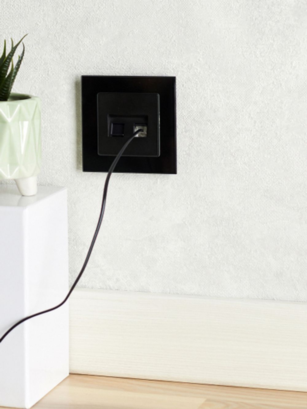 BRITE Розетка двойная RJ11+RJ45 кат.5E РК/Т12-БрЧ черный IEK