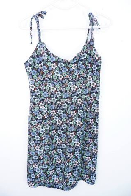 Сарафан комфортный и практичный, визуально на 40/42 размер