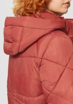 Стеганое пальто с капюшоном