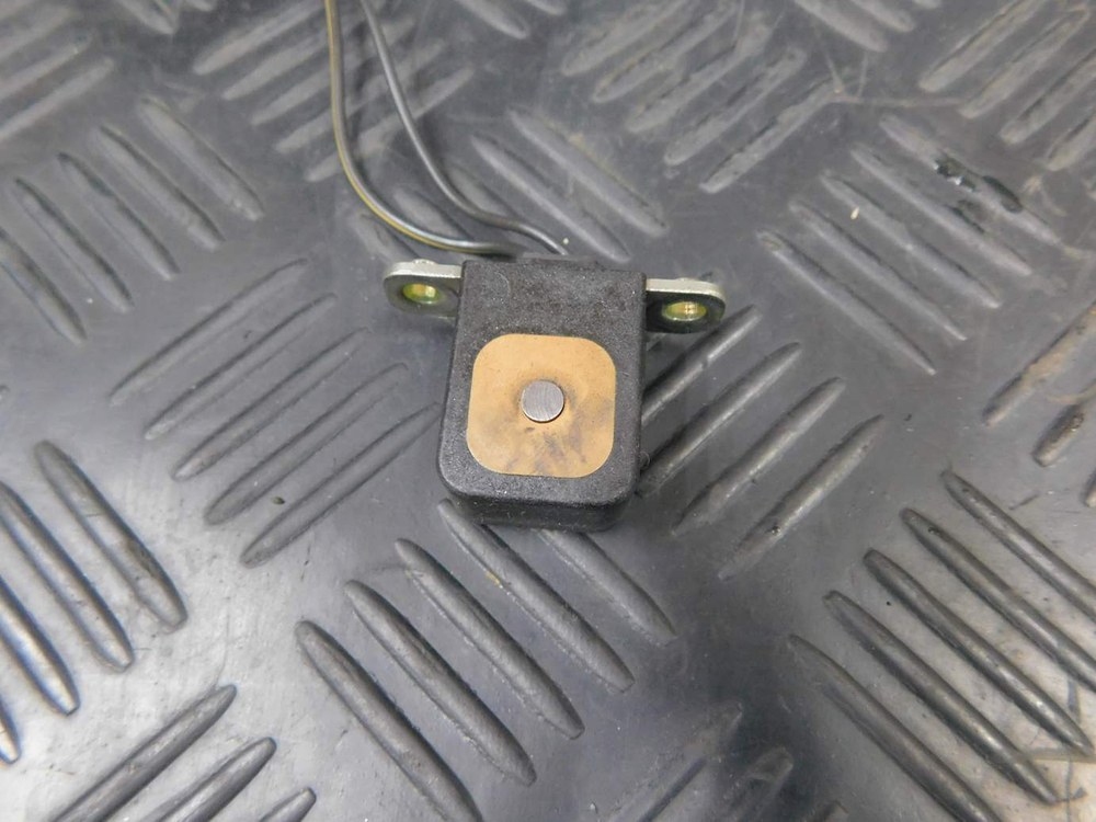 Датчик Холла Kawasaki ZZR 400 98 053008