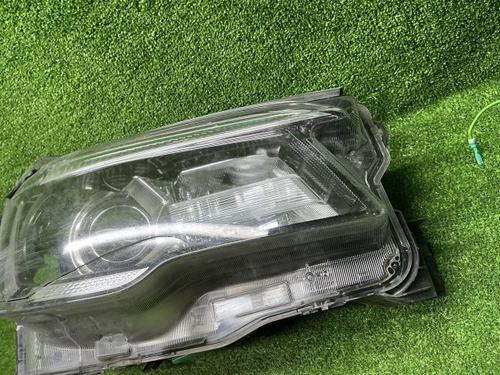 Битая Фара правая Subaru Forester 5 SK (18-21) LED
