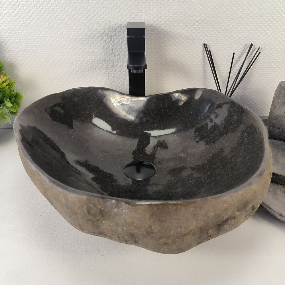 Раковина из речного камня RS-64880 50*46*15 0862