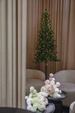 Ель искусственная с лампочкам Королева Тянь Шань