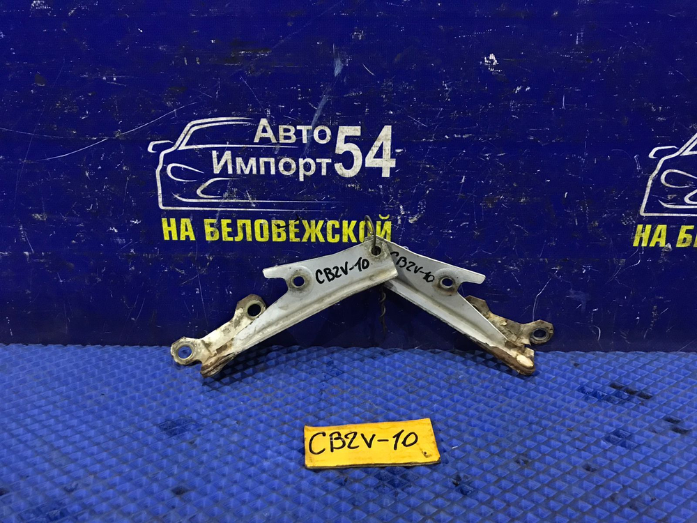 Петля капота левая MITSUBISHI LIBERO 1999