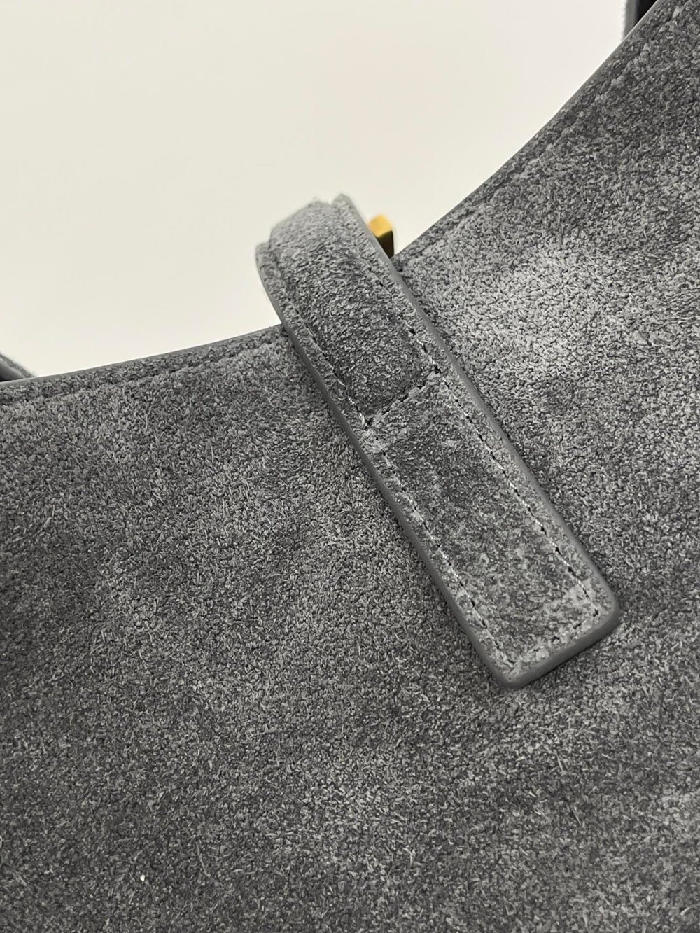 LE 5 À 7 SUPPLE LARGE ИЗ ЗАМШИ