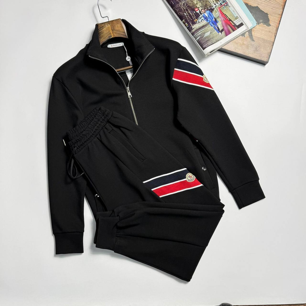 Спортивный костюм Moncler