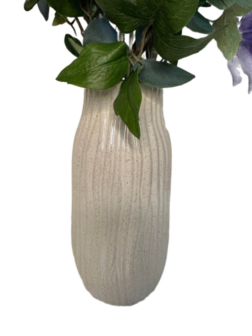 Букет клематисов и эвкалипта в белой керамической вазе, в-75 см