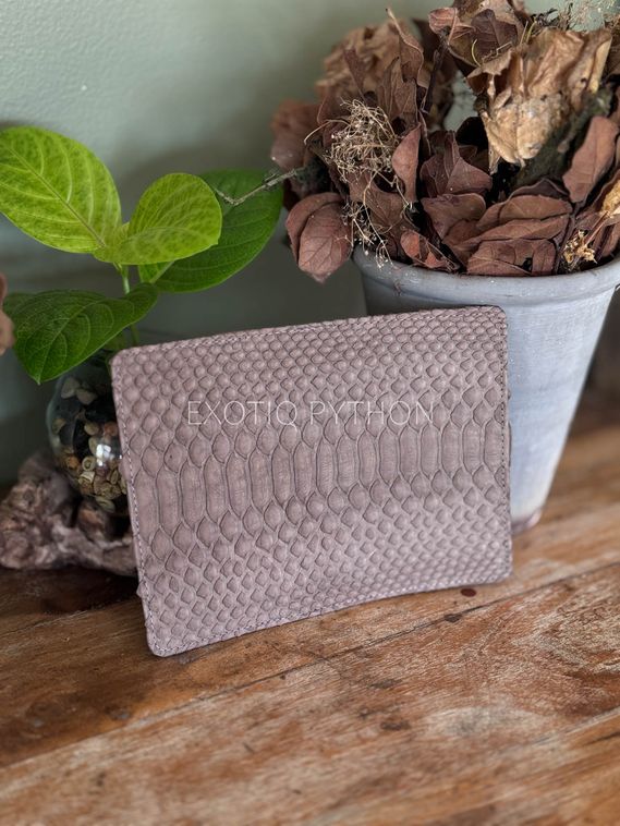 Обложка на паспорт из кожи питона AC-144