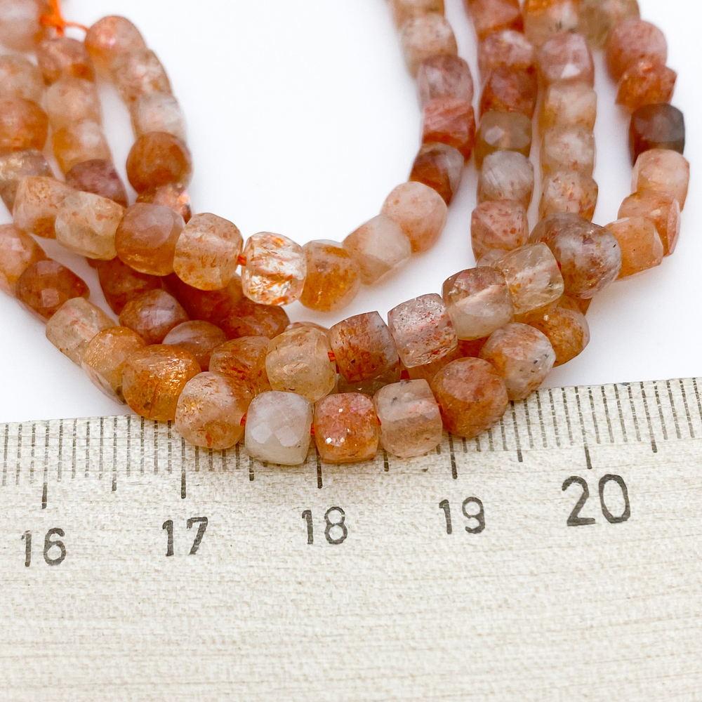 Солнечный камень, размер около 4,7 мм, цена за 18 шт (1/4 нити)