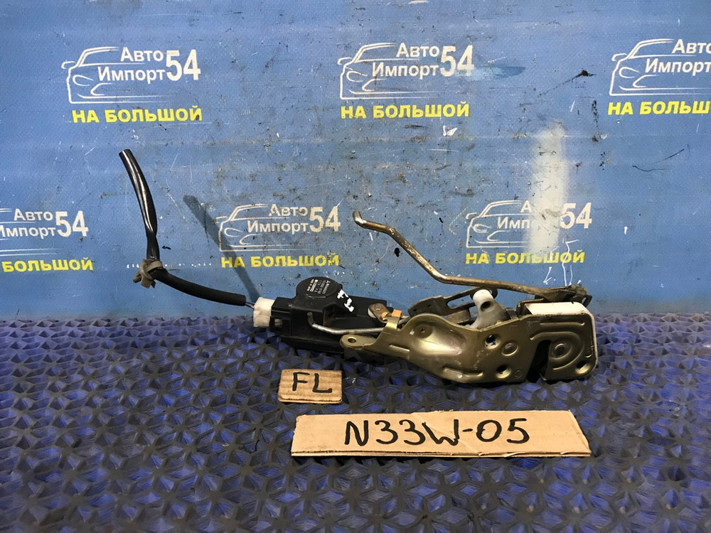 Замок двери передней левой MITSUBISHI CHARIOT 1995