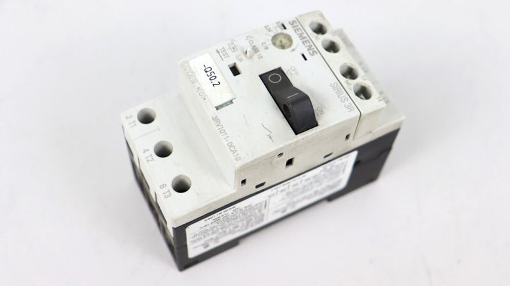 Б/у SIEMENS 3RV1011-0CA10