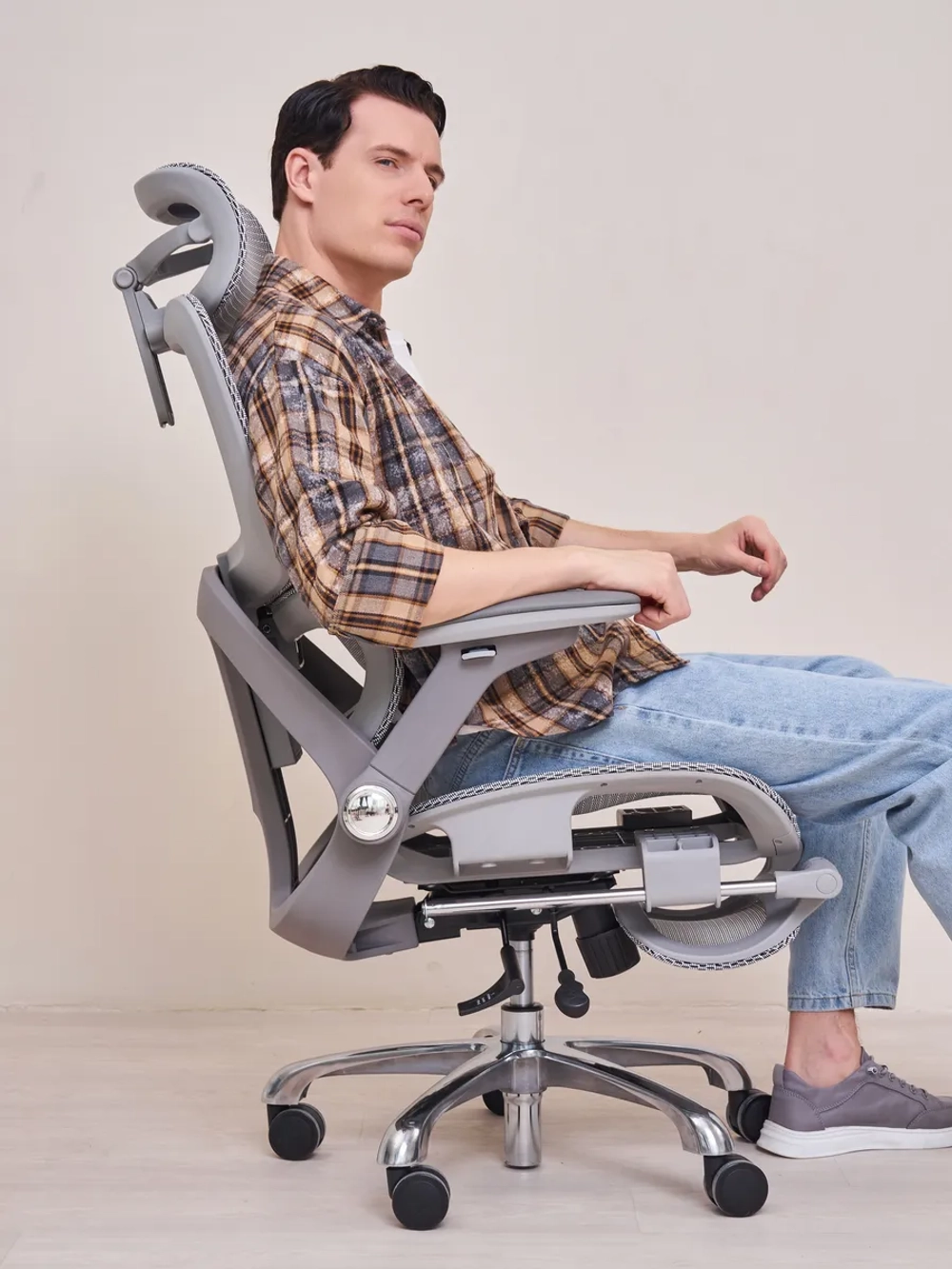 Кресло компьютерное офисное на колесиках Sevilgame