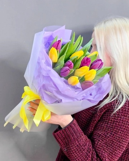 Букет из 15 тюльпанов