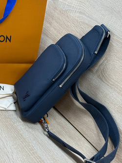 Сумка-слинг Louis Vuitton