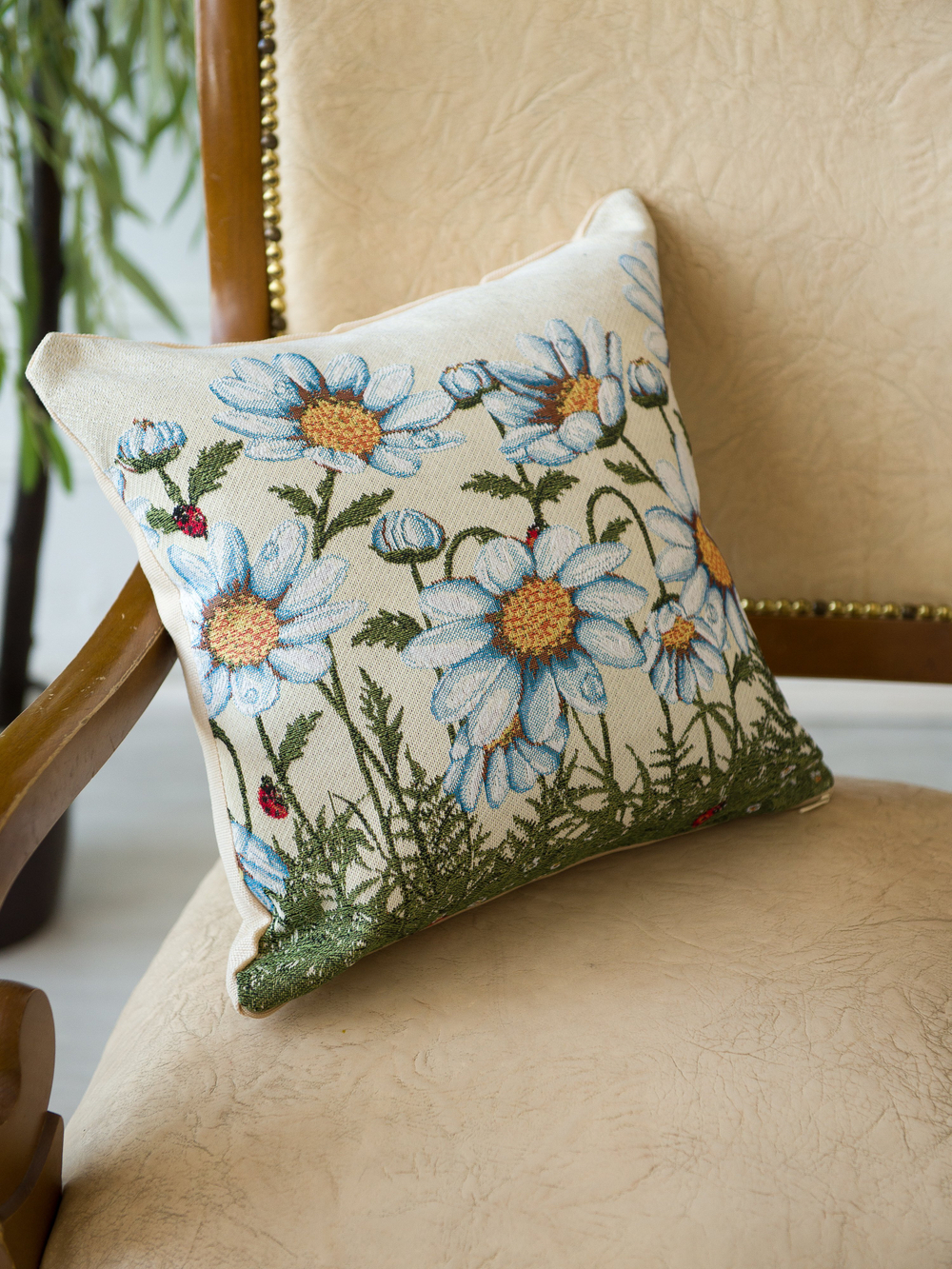 Декоративный гобеленовый чехол для интерьерной подушки Ромашки (38*38)