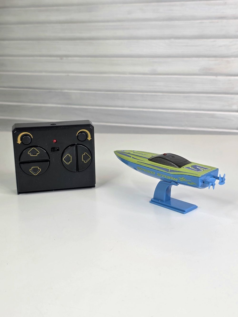 Игрушка Катер на радиоуправлении зеленый (202035524)