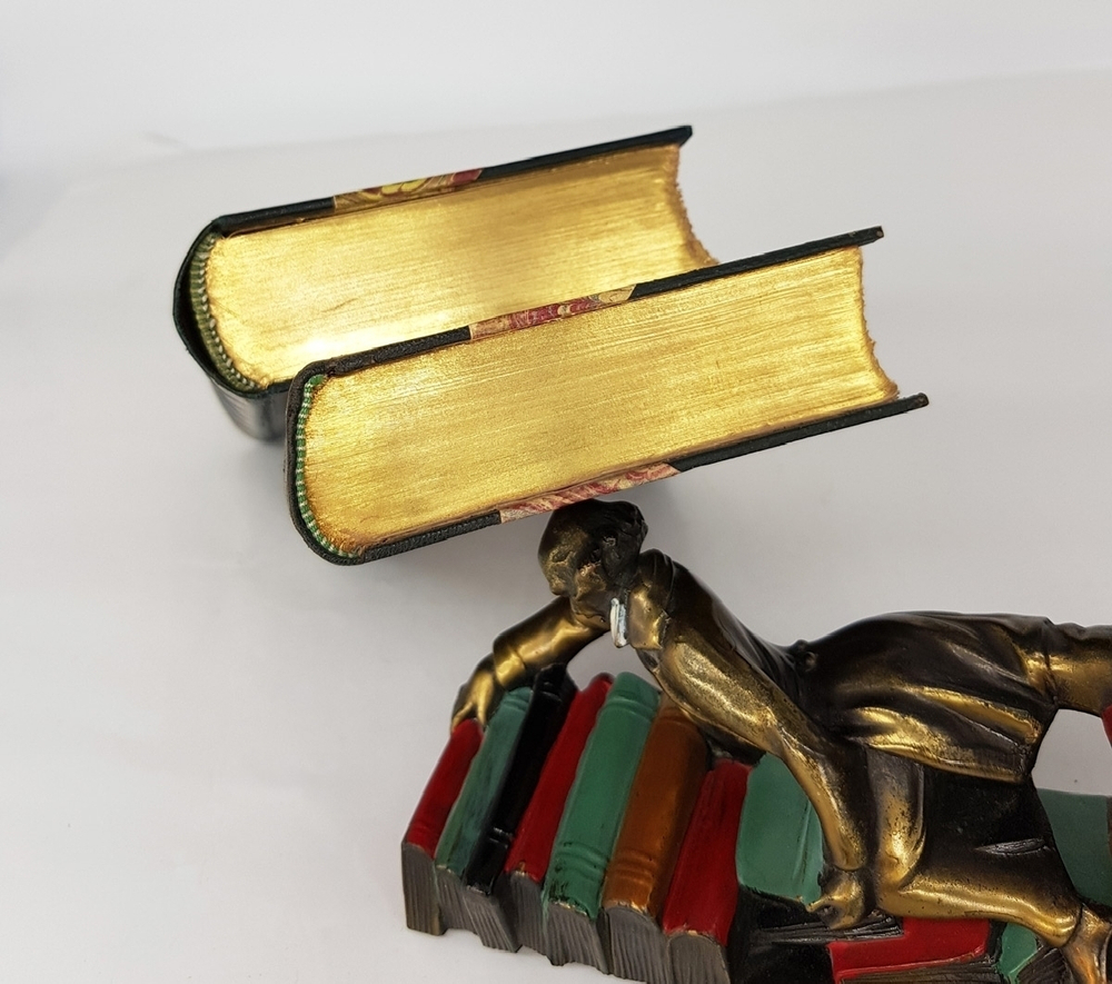 "Le capitaine Fracasse. Madame Bovary "  Qevres de Theophile Gautier. Gustave Flaubert. 1937