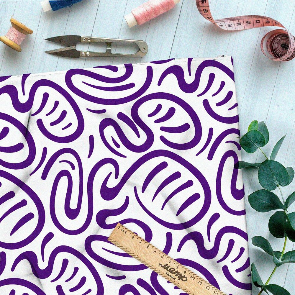 Ткань поплин плавные фиолетовые узоры на белом фоне