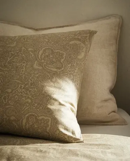 ZARA HOME НАВОЛОЧКА С ЖАККАРДОВЫМ ПРИНТОМ, ОЛИВКОВЫЙ
