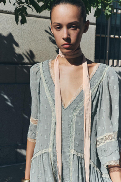 ZARA ПЛАТОК С БИСЕРОМ И БАХРОМОЙ, ЛОСОСЕВЫЙ