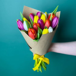 заказать онлайн букет тюльпанов в Москве недорого