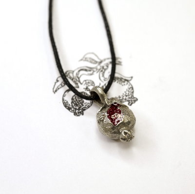 Медальон “Плод добрый” (эмаль)