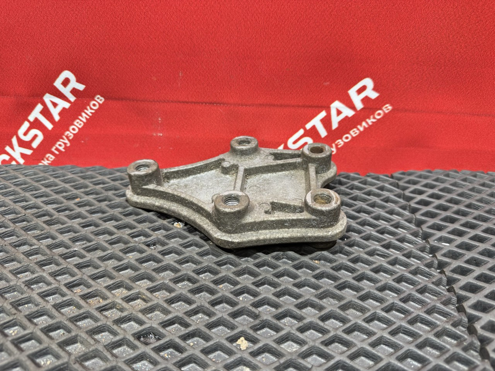 Кронштейн корпуса подножек 2022г.