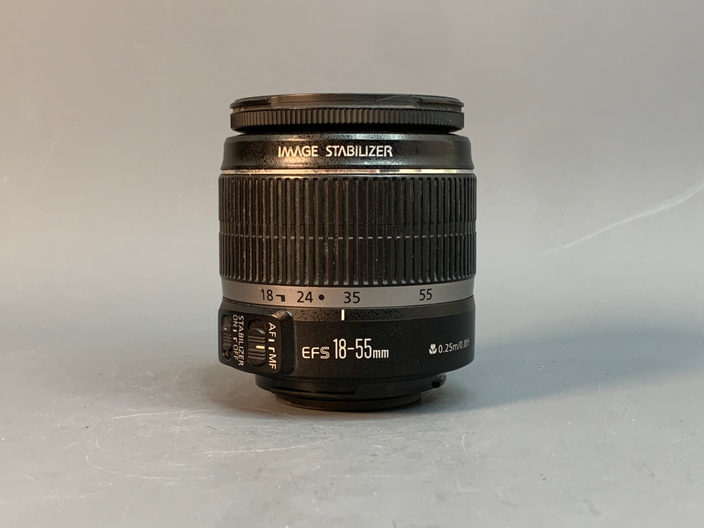 Canon 600D Kit 18-55mm 3.5-5.6 IS 12.000 кадров