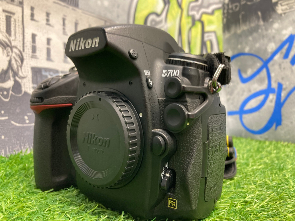 Nikon D700 14.800 кадров