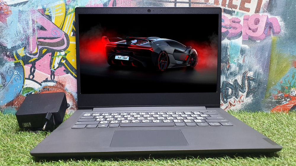 Ноутбук Lenovo Ryzen 3/4Gb/FHD