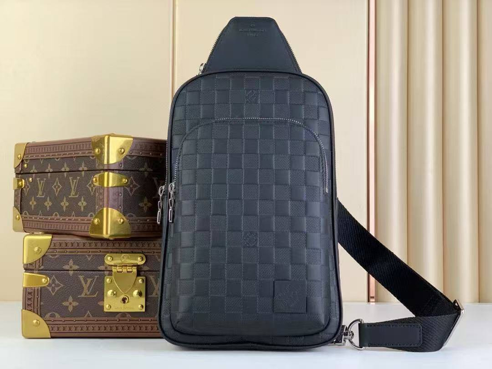 Сумка-слинг Louis Vuitton 40 см
