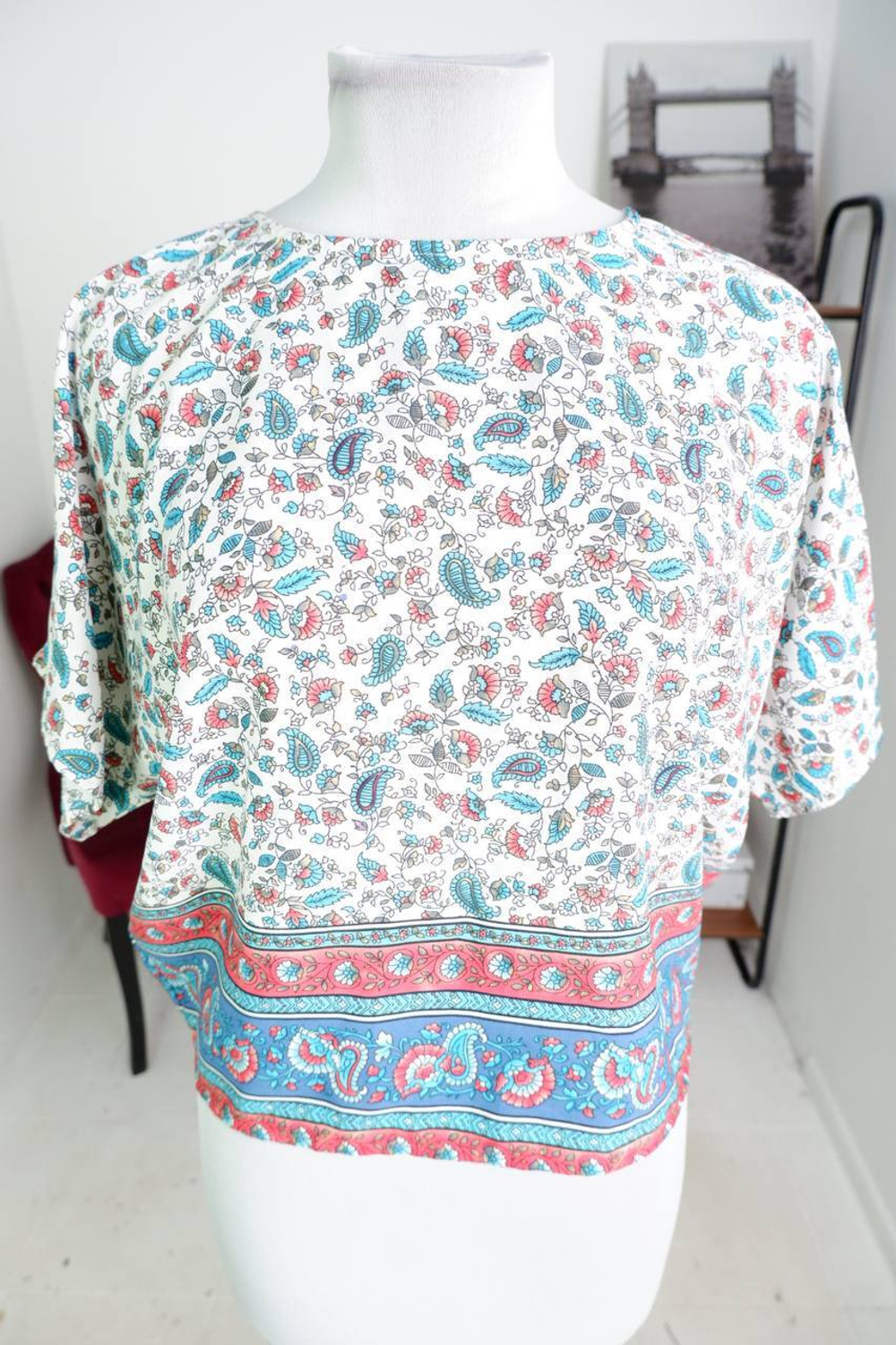 Блузка Твое лаконичная, визуально на 46/48 размер