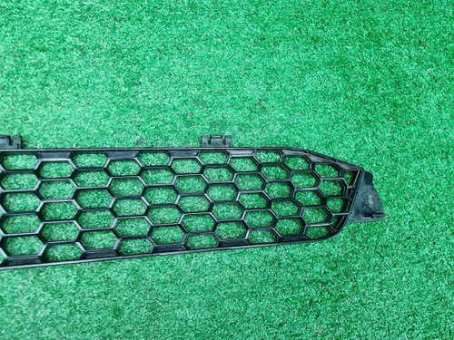 Решетка переднего бампера Scania R-Series (16-нв)