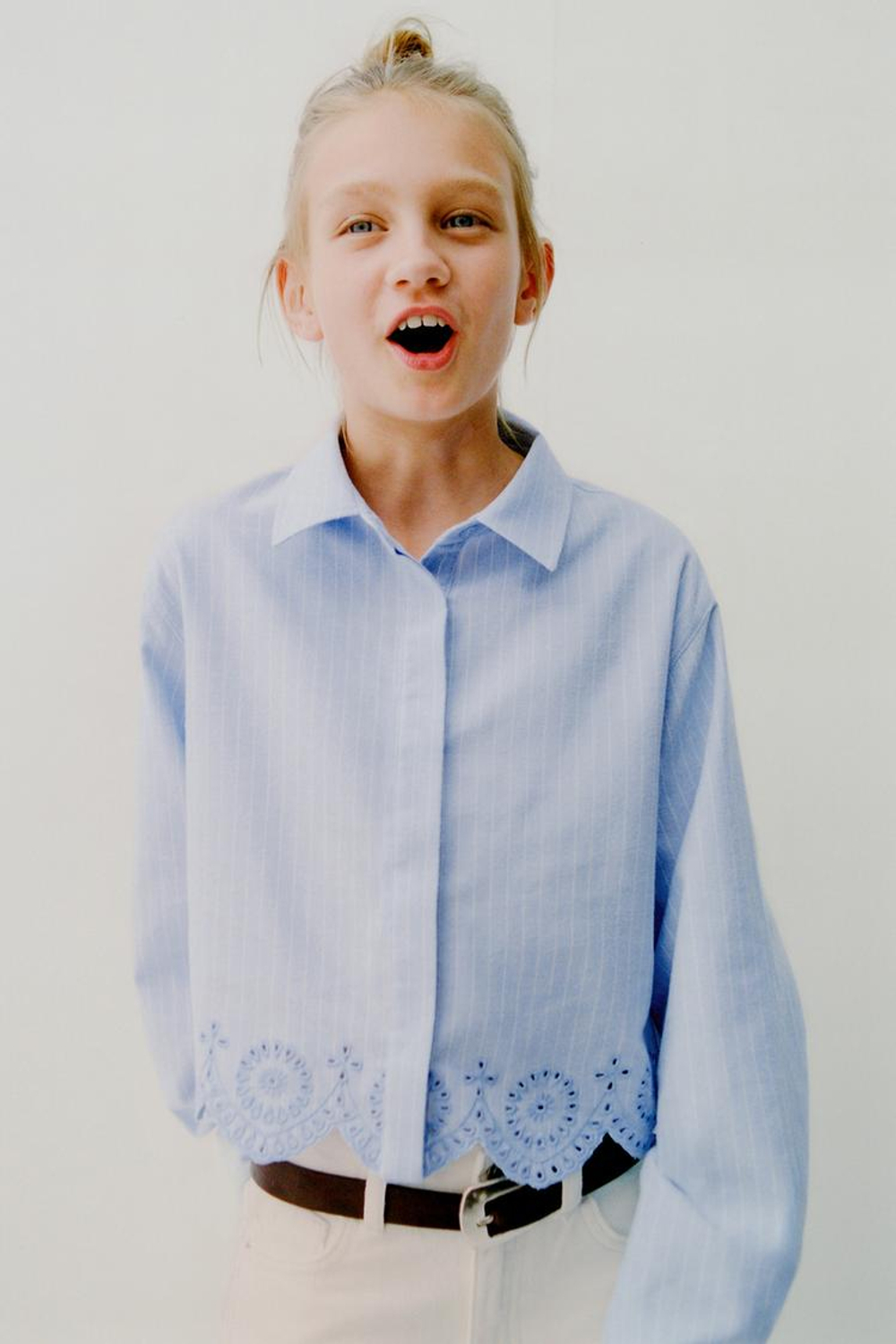 ZARA РУБАШКА SCHIFFLY С НИЖНИМ КРАЕМ, СИНИЙ