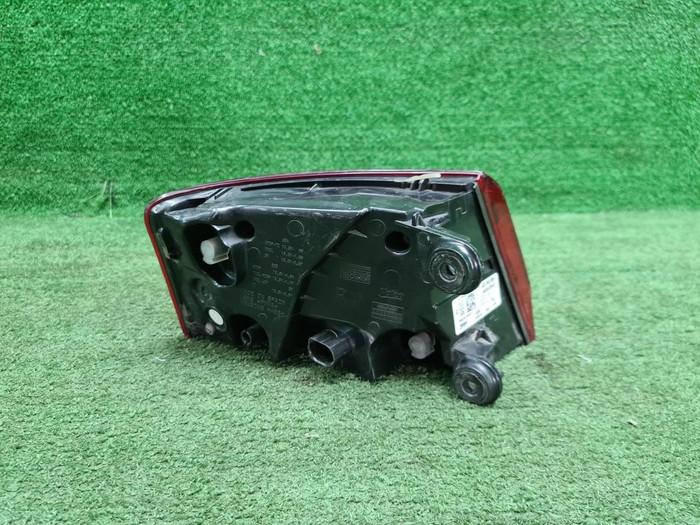 Фонарь правый внешний Audi A6 C7 (2014-2018)