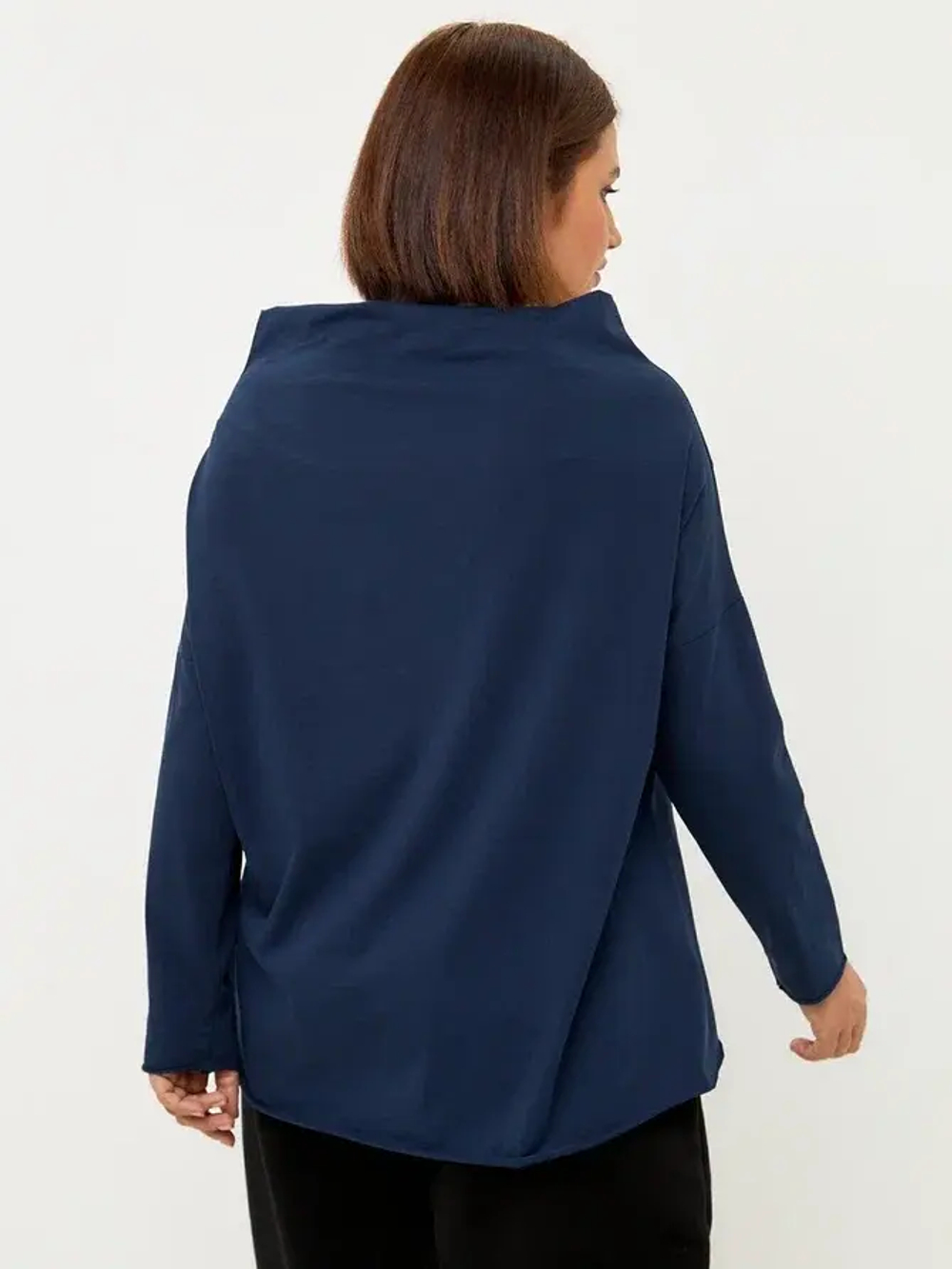 Лонгслив оверсайз с вырезом лодочка индиго