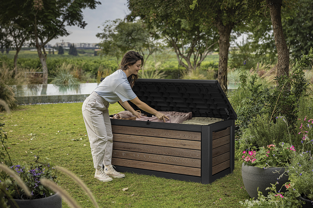 Пластиковый сундук Keter Deco Deck 630 л brown